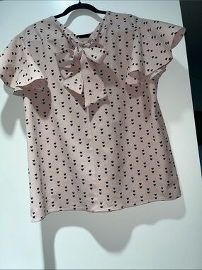 easel NWTs Size Small Pink W/Black Hearts Print Flutter Sleeve Tie-Back Blouse